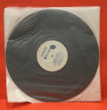 Load image into Gallery viewer, THE CRUSADERS - CHAIN REACTION - ORIGINAL MASTER RECORDING (SECOND HAND)