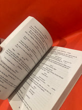 Load image into Gallery viewer, SEVEN & 8MM - SCREENPLAYS - ANDREW KEVIN WALKER - PAPERBACK