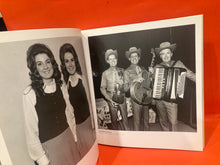Load image into Gallery viewer, HONKY TONK : PORTRAITS OF COUNTRY MUSIC 1972-1981 - HENRY HORENSTEIN