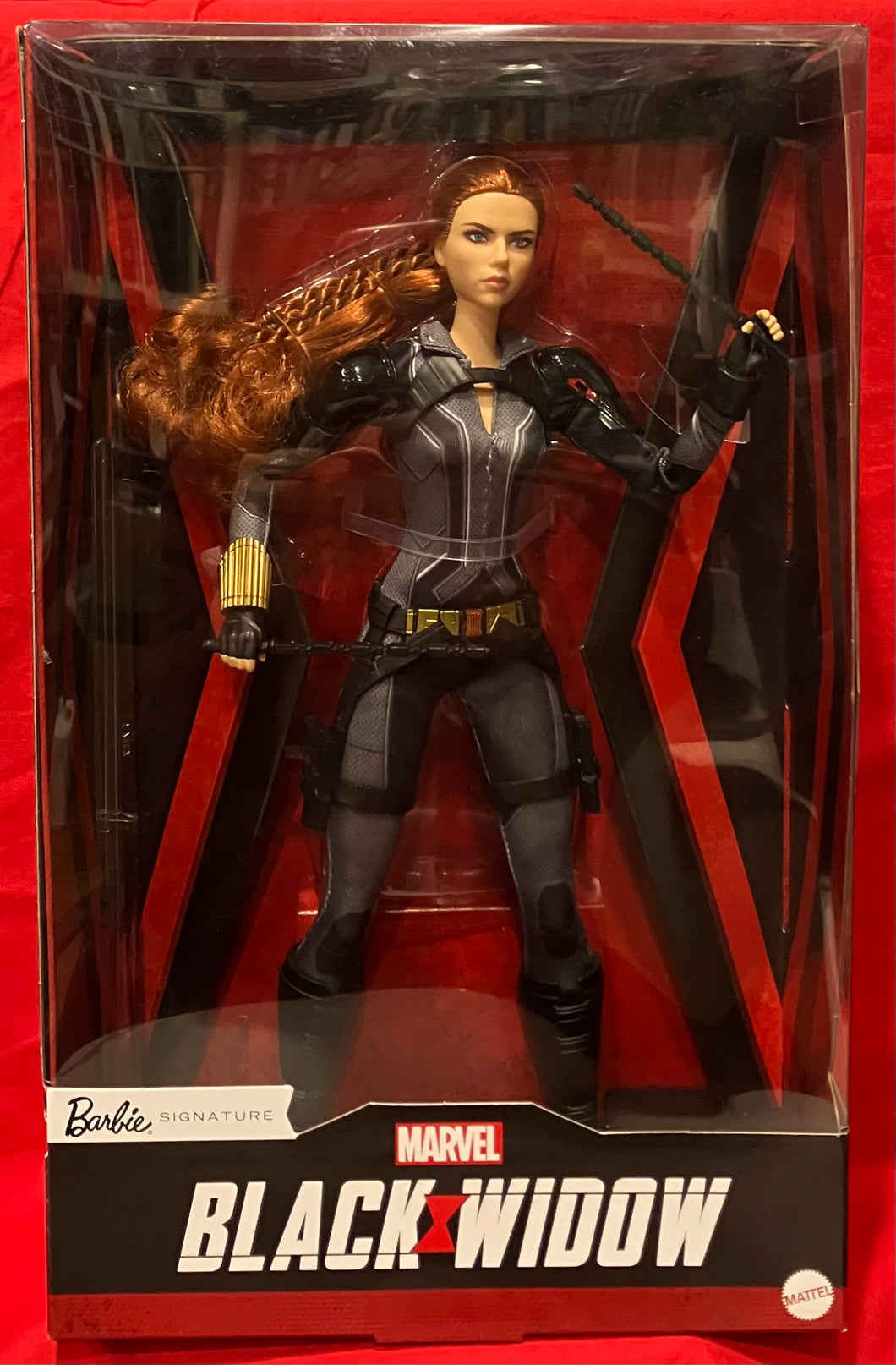 MARVEL - BLACK WIDOW - BLACK SUIT  - BARBIE SIGNATURE - NEW IN BOX
