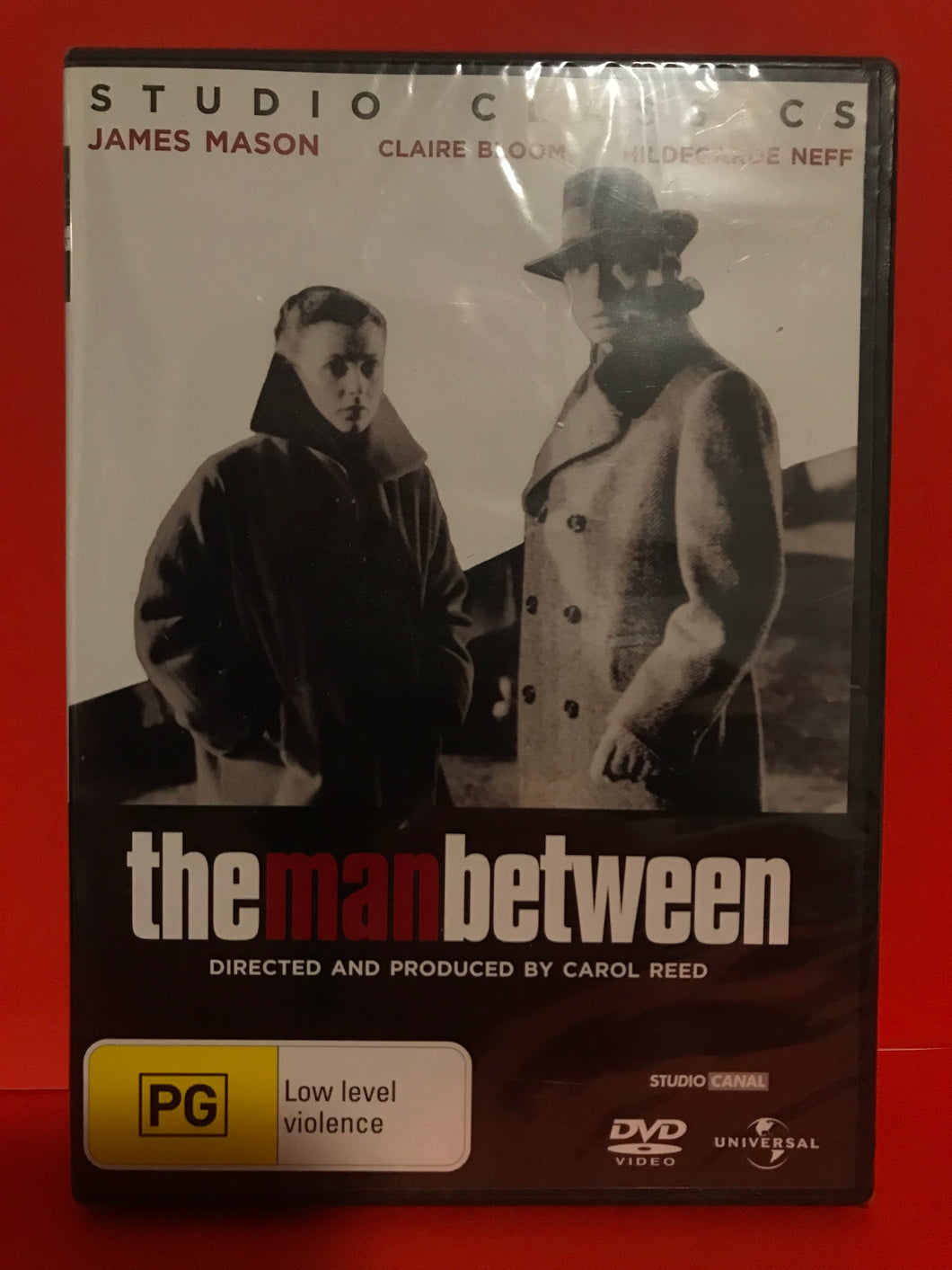 MAN BETWEEN DVD