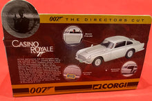 Load image into Gallery viewer, CORGI - JAMES BOND 007 - DIRECTOR&#39;S CUT - CASINO ROYALE ASTON MARTIN DB5
