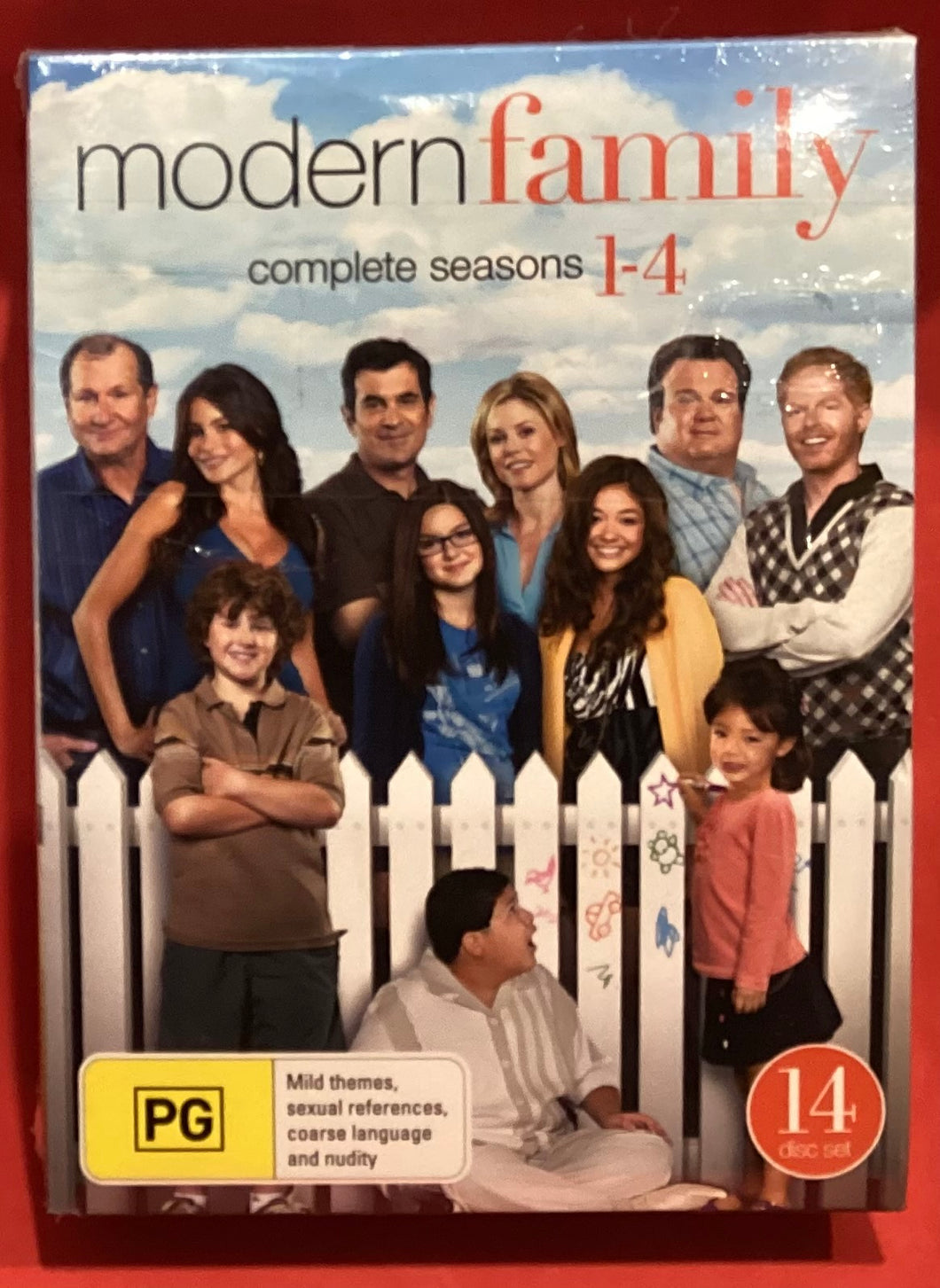 MODERN FAMILY - SEASON 1 - 4 - 14 DISCS -  DVD (NEW / SEALED)