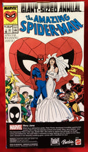 Load image into Gallery viewer, BARBIE - MARY JANE &amp; SPIDER-MAN: THE WEDDING - MARVEL 2005 - NEW IN BOX
