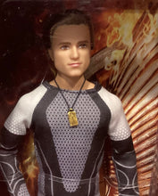 Load image into Gallery viewer, PEETA - HUNGER GAMES CATCHING FIRE DOLL - BARBIE COLLECTOR - NEW IN BOX
