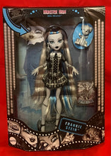 Load image into Gallery viewer, MONSTER HIGH REEL DRAMA - FRANKIE STEIN  - DOLL - NEVER REMOVED FROM BOX
