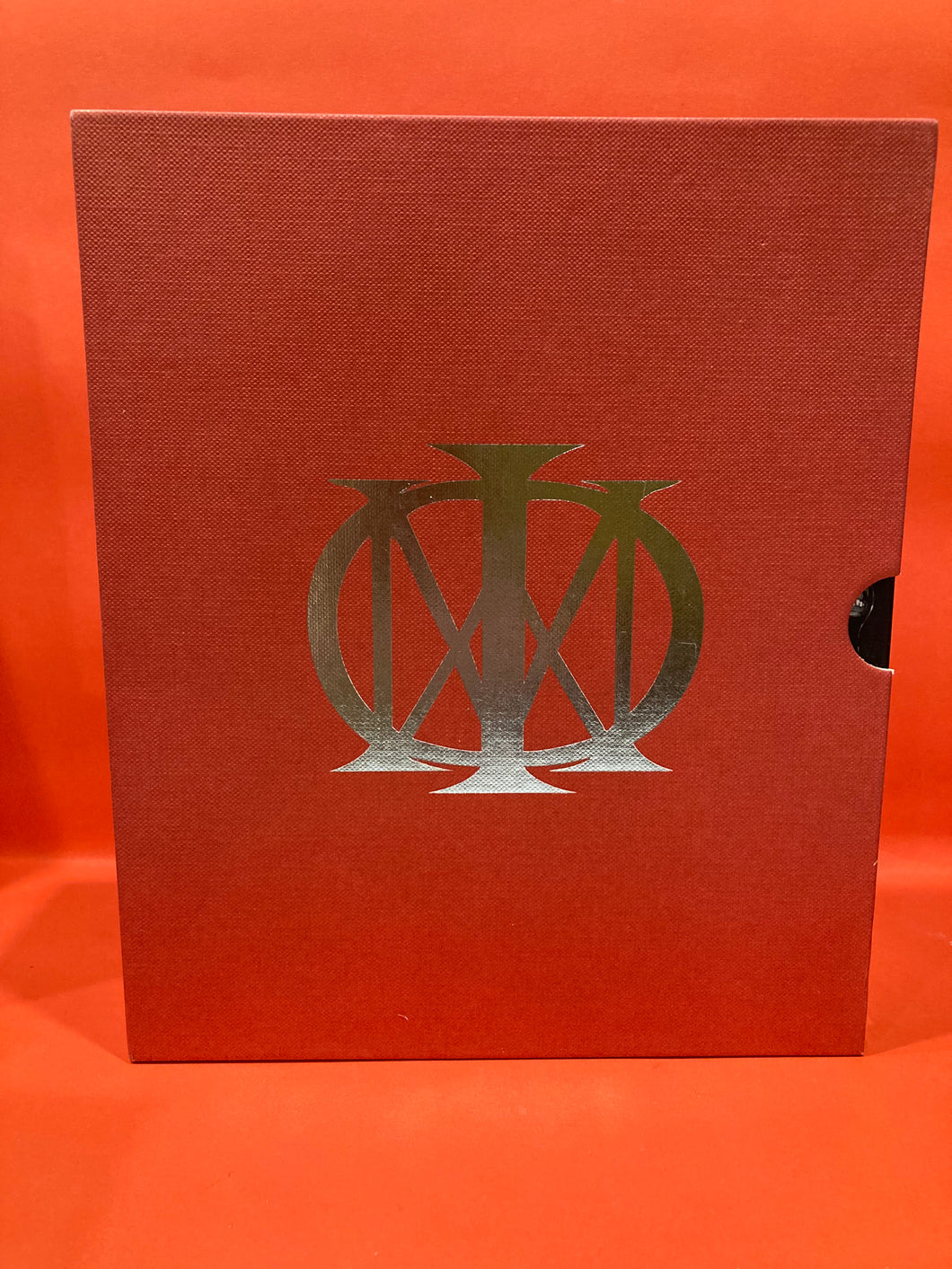 DREAM THEATRE: LIFTING SHADOWS - WORRDS + IMAGE S by RICH WILSON - HARDCOVER BOOK + CD SET