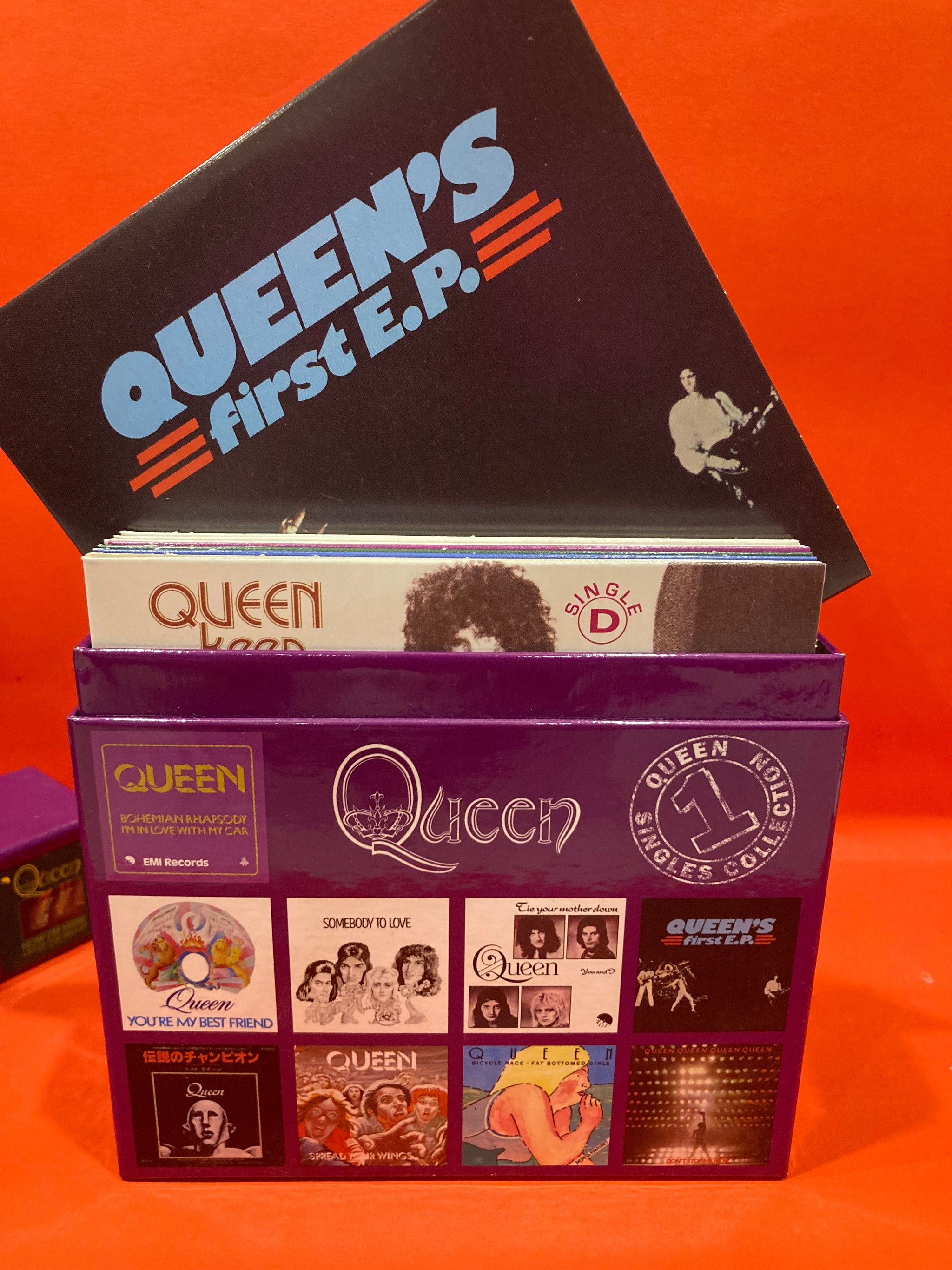 QUEEN SINGLES COLLECTION VOL. 1 - 13 CD BOX SET – Dixon Recycled