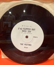 Load image into Gallery viewer, THE VICTIMS - TELEVISION ADDICT  7" SINGLE - VINYL - RARE OZ PUNK - HOODOO GURUS
