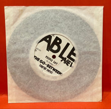 Load image into Gallery viewer, THE GO-BETWEENS - PEOPLE SAY  7" SINGLE - VINYL
