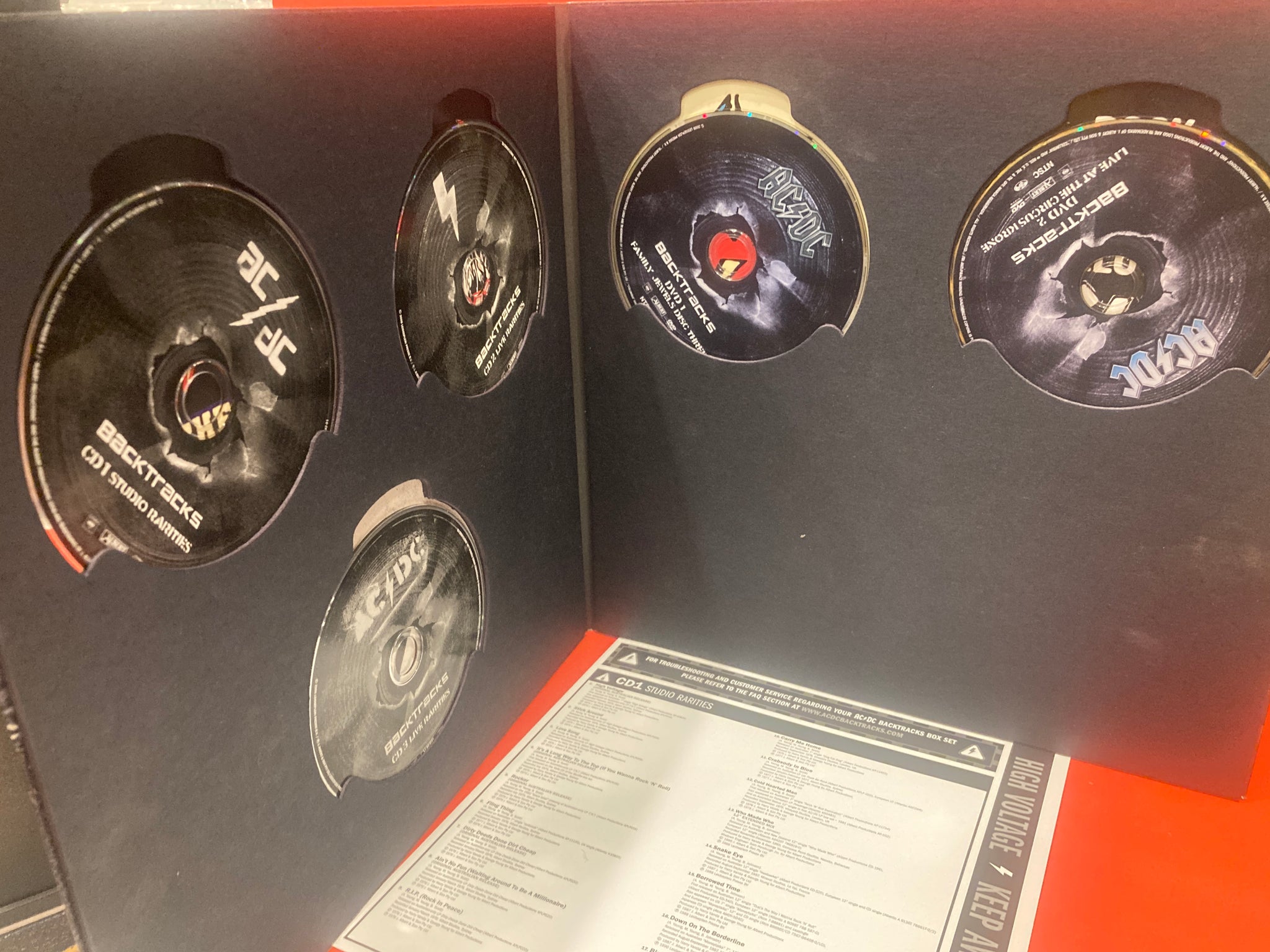 AC/DC - BACKTRACKS - ULTIMATE COLLECTORS BOX SET - 3X CD + 2X DVD