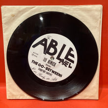 Load image into Gallery viewer, THE GO-BETWEENS sing LEE RIMICK (+ KAREN) -  7" SINGLE - VINYL
